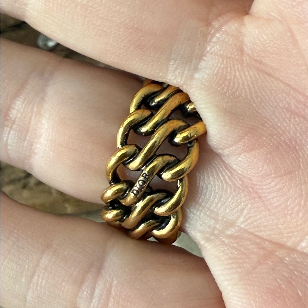 ❌Sold❌ Dior 30 Montaigne Crystal Embellished Chain Ring - Picture 6 of 7